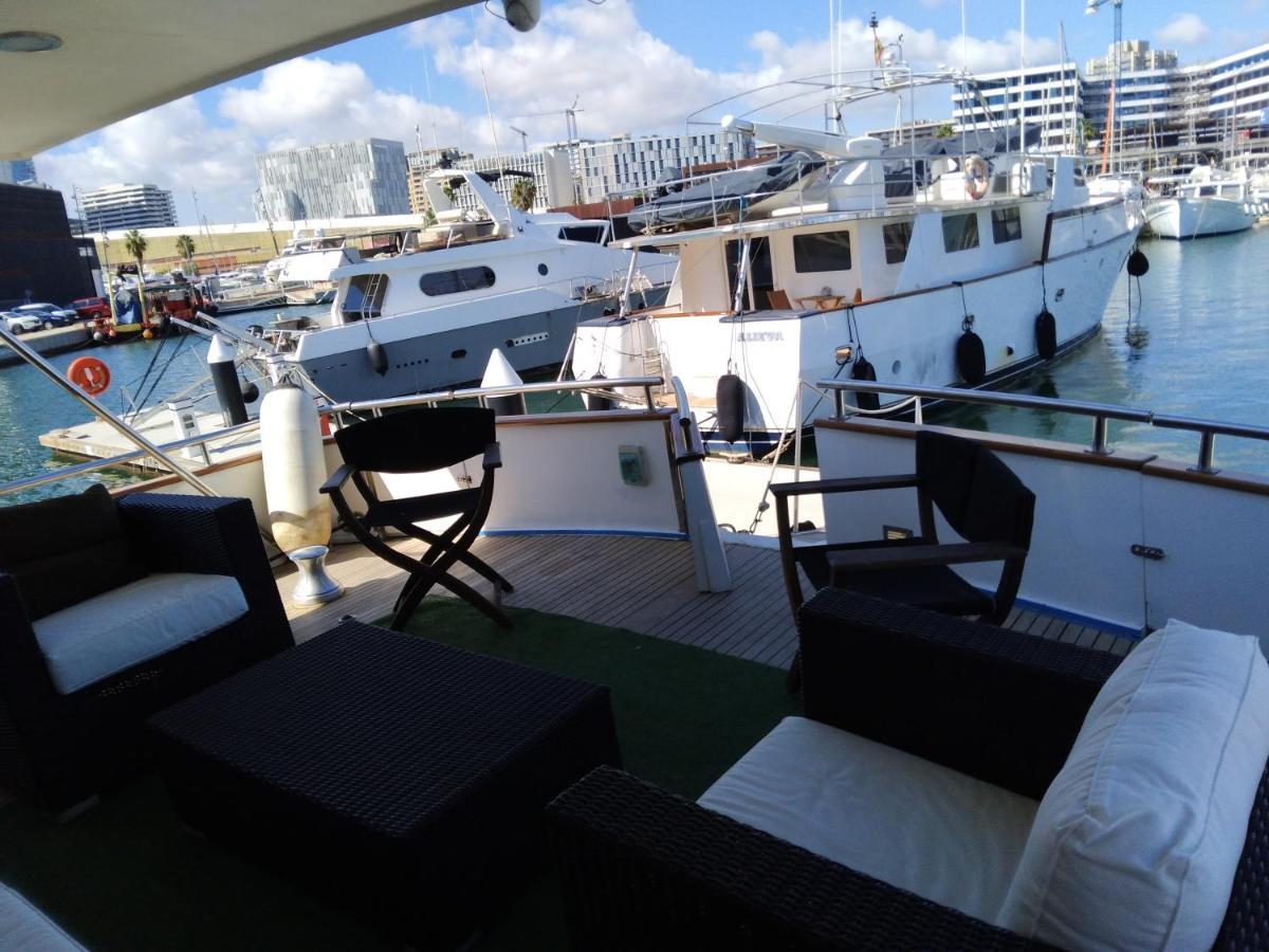 Amazing Boat To Sleep In Barcelona Hotell Sant Adria de Besos Eksteriør bilde
