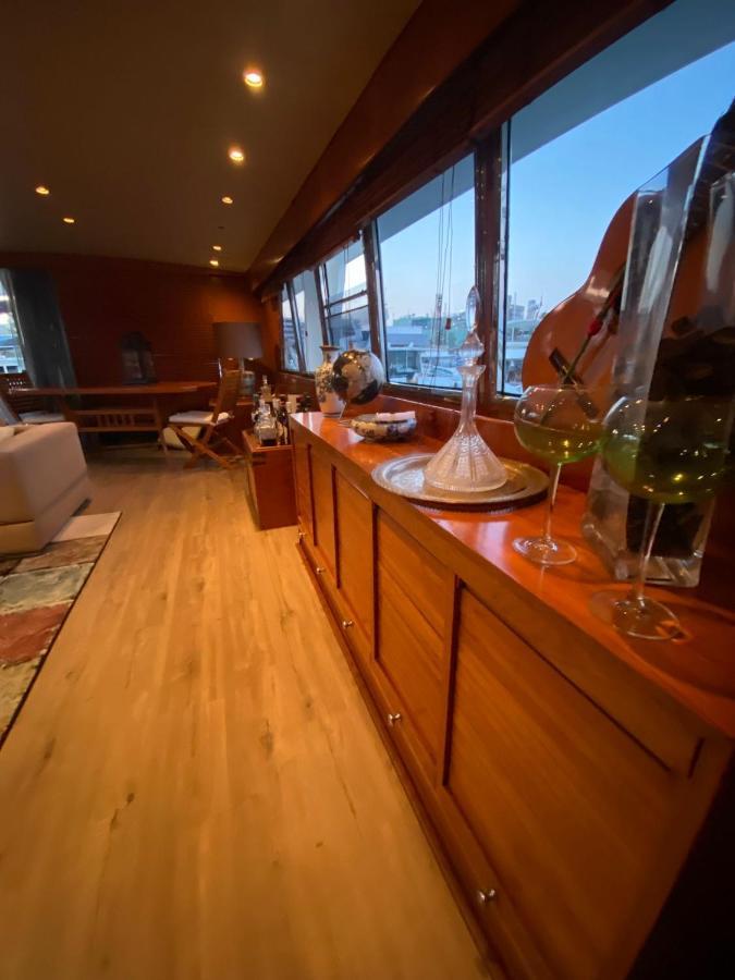 Amazing Boat To Sleep In Barcelona Hotell Sant Adria de Besos Eksteriør bilde