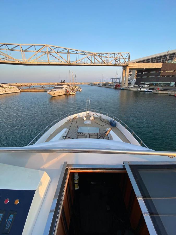 Amazing Boat To Sleep In Barcelona Hotell Sant Adria de Besos Eksteriør bilde