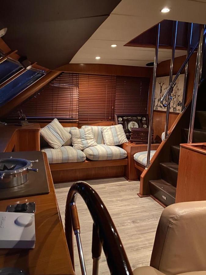 Amazing Boat To Sleep In Barcelona Hotell Sant Adria de Besos Eksteriør bilde