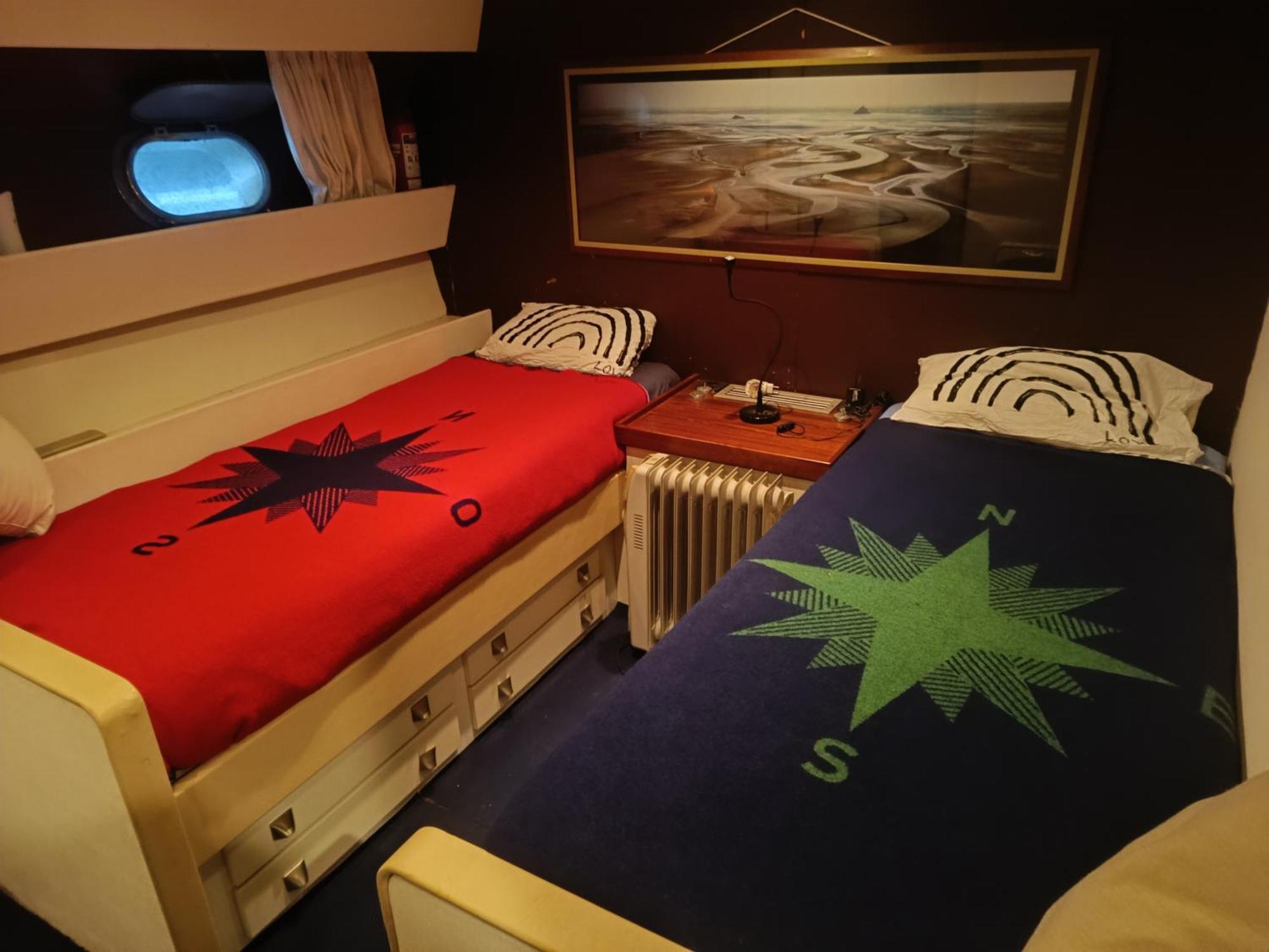 Amazing Boat To Sleep In Barcelona Hotell Sant Adria de Besos Eksteriør bilde